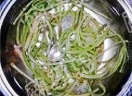 苔菜花生仁的做法-酸甜味拌菜譜