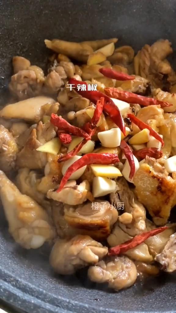 黃燜雞的做法-家常味炒菜譜-易網健康養生網 黃燜雞的做法-家常味炒菜譜