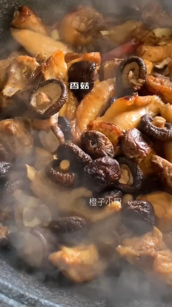 黃燜雞的做法-家常味炒菜譜-易網健康養生網 黃燜雞的做法-家常味炒菜譜