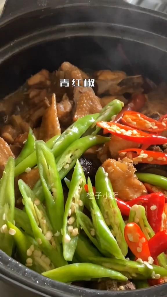 黃燜雞的做法-家常味炒菜譜-易網健康養生網 黃燜雞的做法-家常味炒菜譜