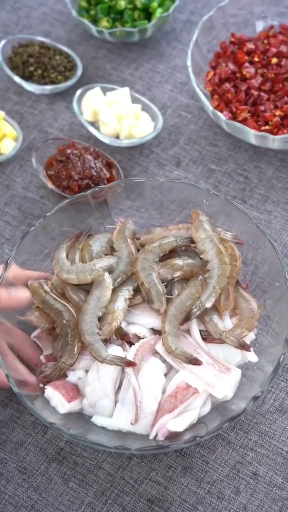 火爆魷魚蝦的做法-麻辣味炒菜譜