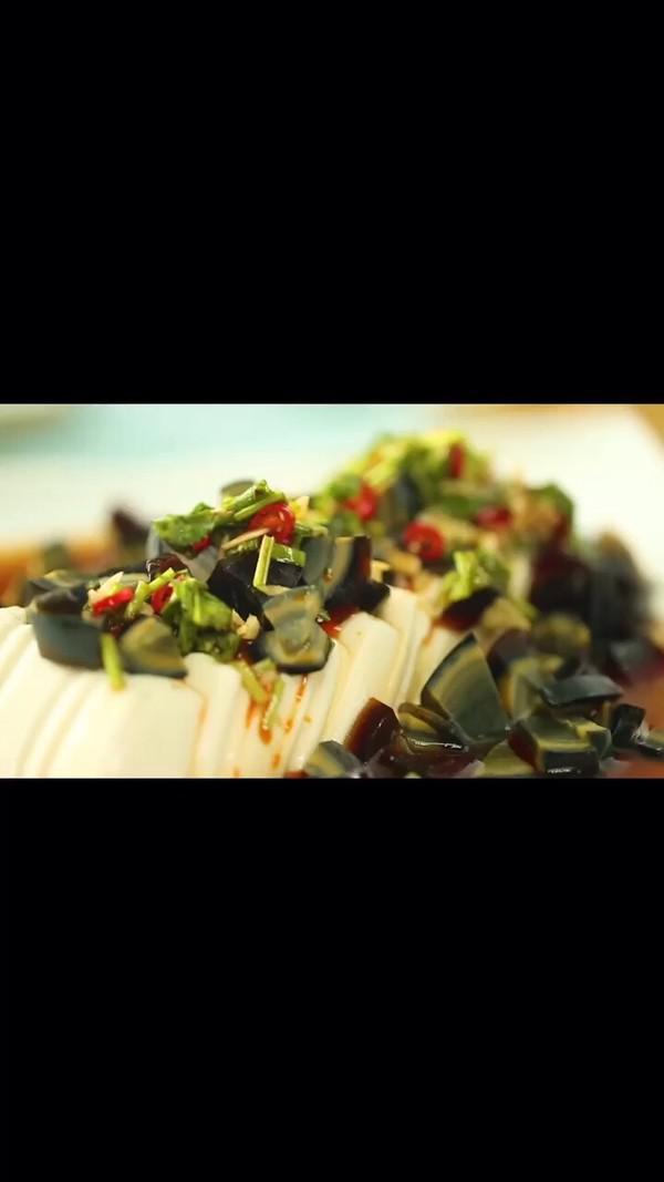 皮蛋豆腐的做法-咸鮮味拌菜譜