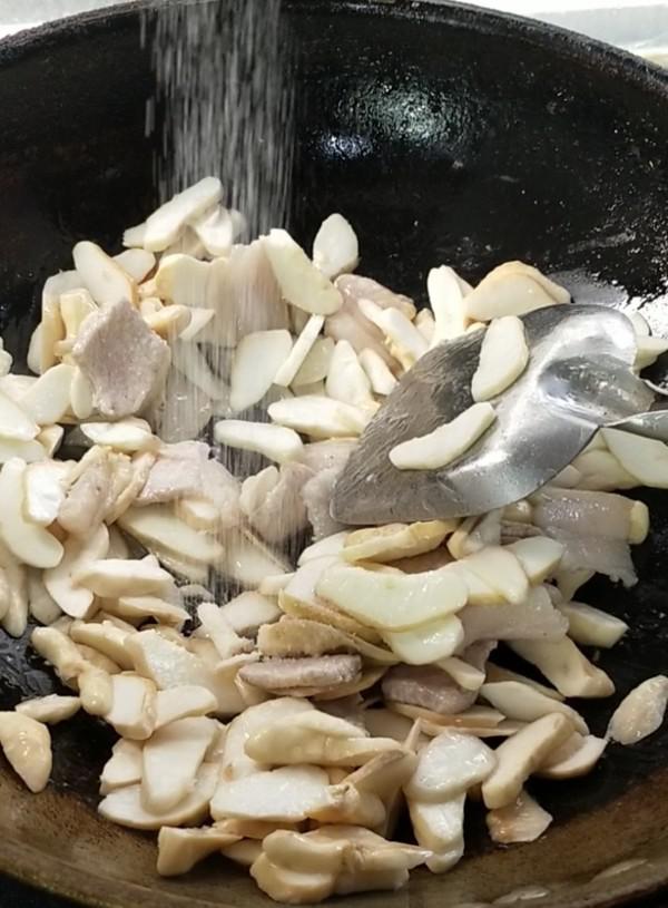 菱角米炒肉的做法-咸鮮味炒菜譜