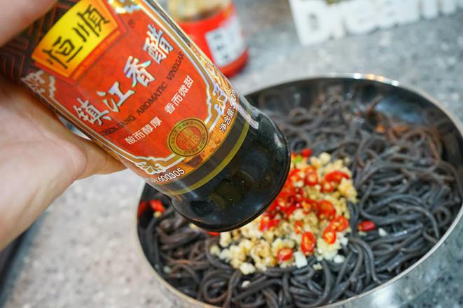 涼拌蕨根粉的做法-香辣味拌菜譜