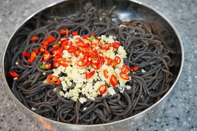 涼拌蕨根粉的做法-香辣味拌菜譜