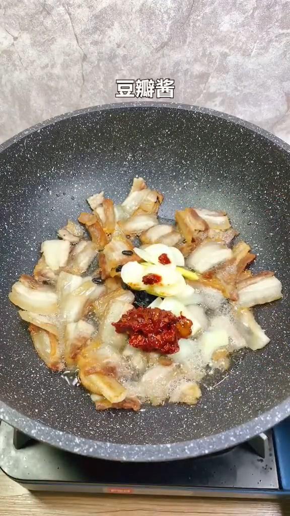 青椒回鍋肉的做法-咸鮮味炒菜譜