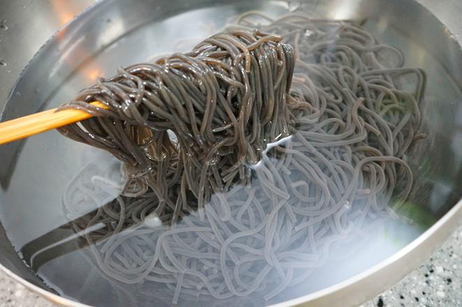 涼拌蕨根粉的做法-香辣味拌菜譜