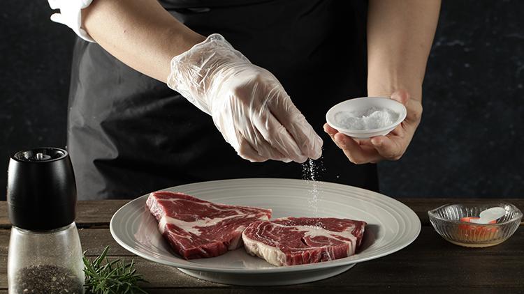 網(wǎng)紅嫩烤牛扒的做法-咸鮮味蒸菜譜