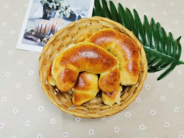 牛角軟面包的做法-甜味烘焙菜譜