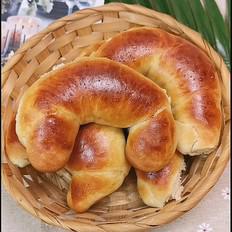 牛角軟面包的做法-甜味烘焙菜譜