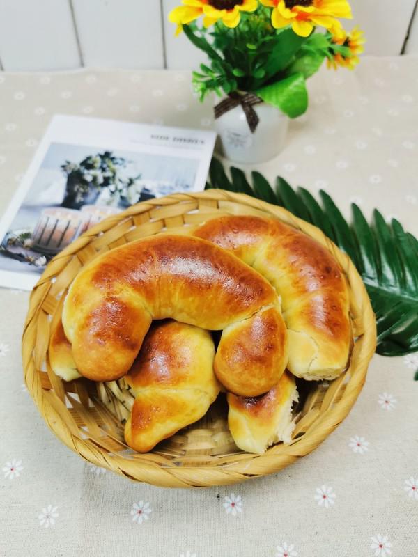 牛角軟面包的做法-甜味烘焙菜譜