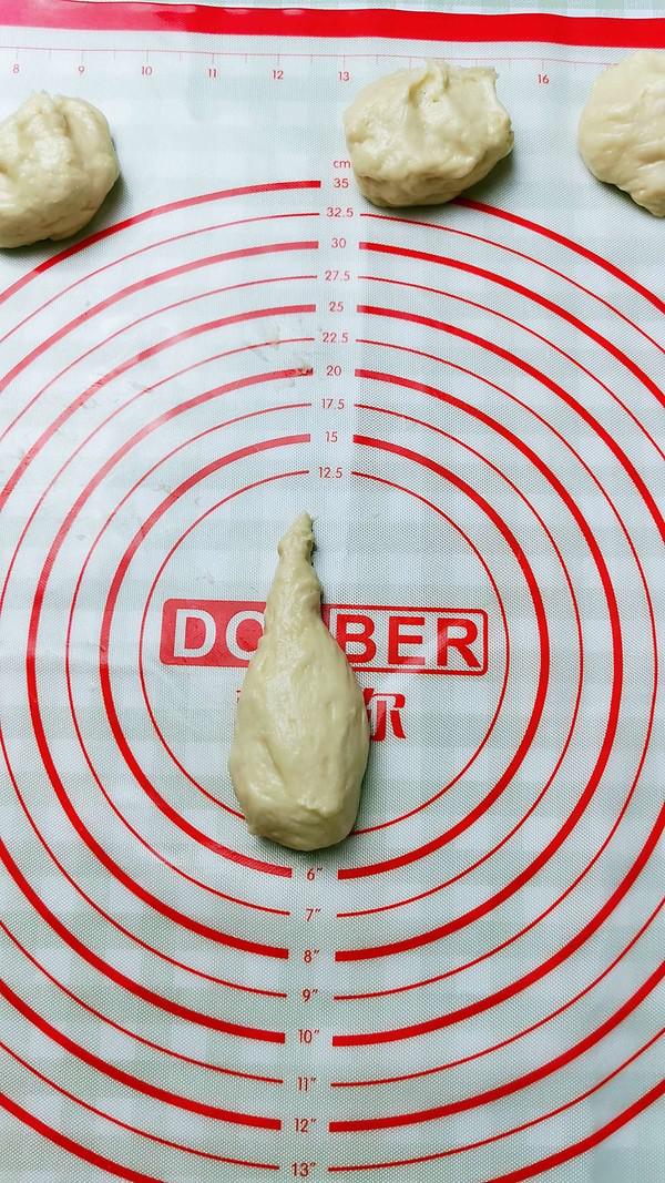 牛角軟面包的做法-甜味烘焙菜譜