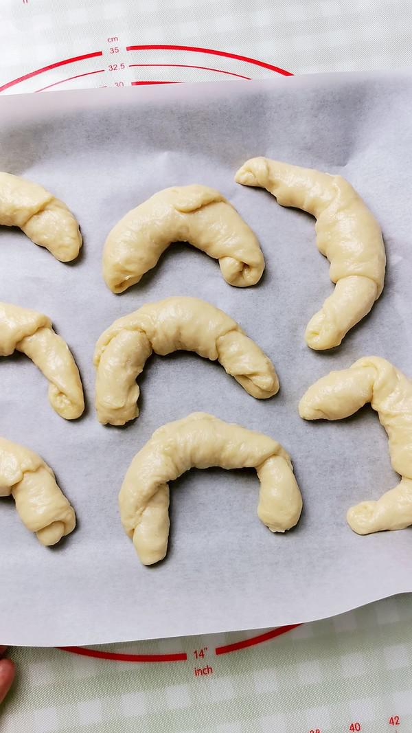 牛角軟面包的做法-甜味烘焙菜譜