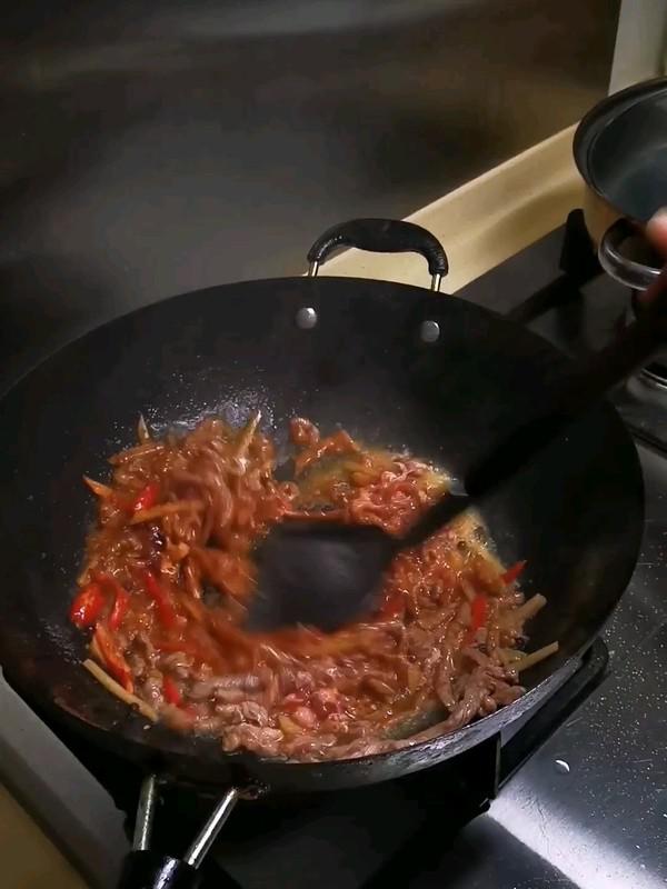 豆瓣芹菜炒牛肉的做法-咸鮮味炒菜譜-易網健康養生網 豆瓣芹菜炒牛肉的做法-咸鮮味炒菜譜