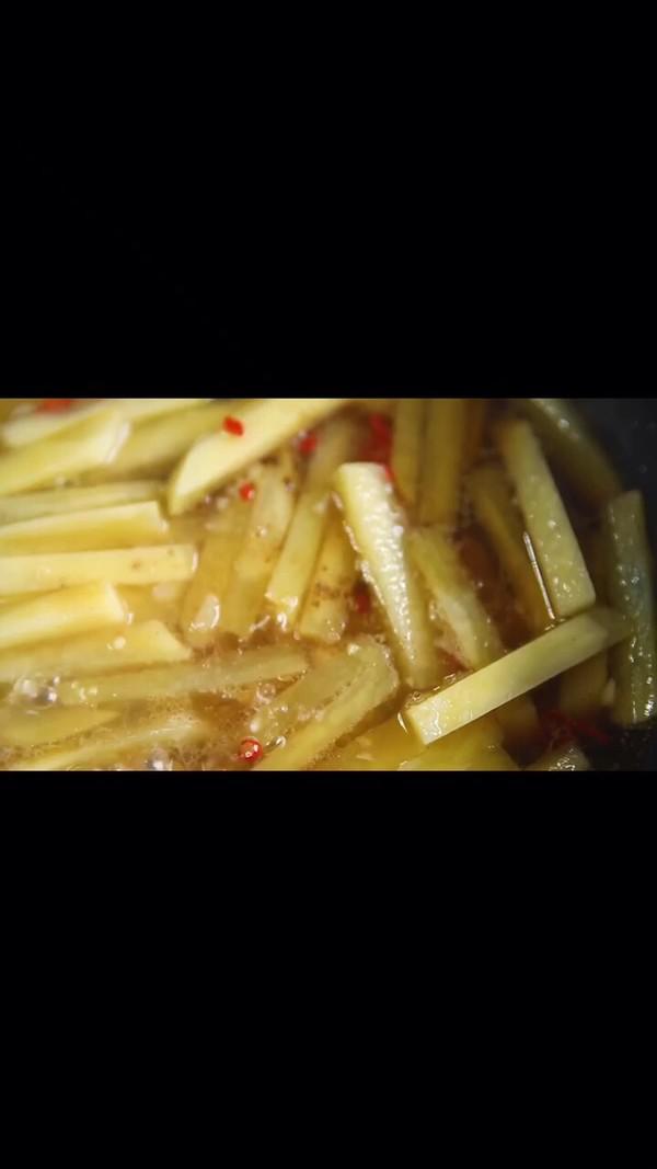 酸辣土豆條的做法-家常味炒菜譜