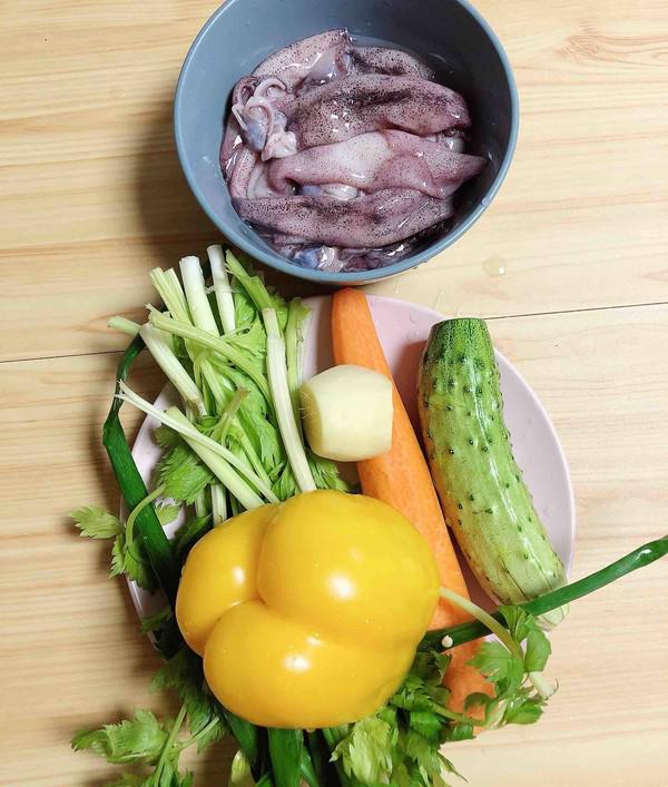 醬爆筆管魷魚(yú)（10分鐘快手菜）的做法-醬香味炒菜譜