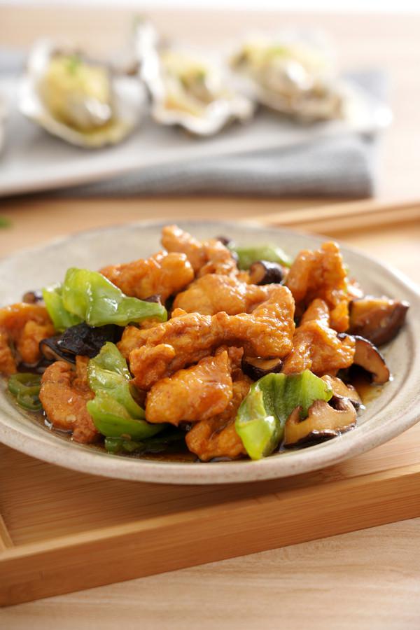 雞腿燴鮮菇【孔老師教做菜】的做法-家常味炒菜譜