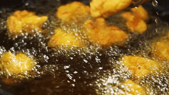 雞腿燴鮮菇【孔老師教做菜】的做法-家常味炒菜譜