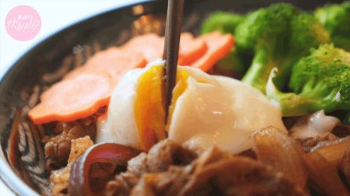 溫泉蛋牛肉飯的做法-家常味炒菜譜