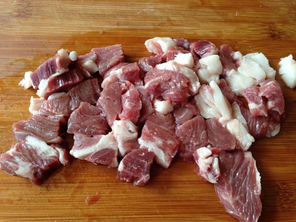 牛排燉土豆的做法-家常味燒菜譜