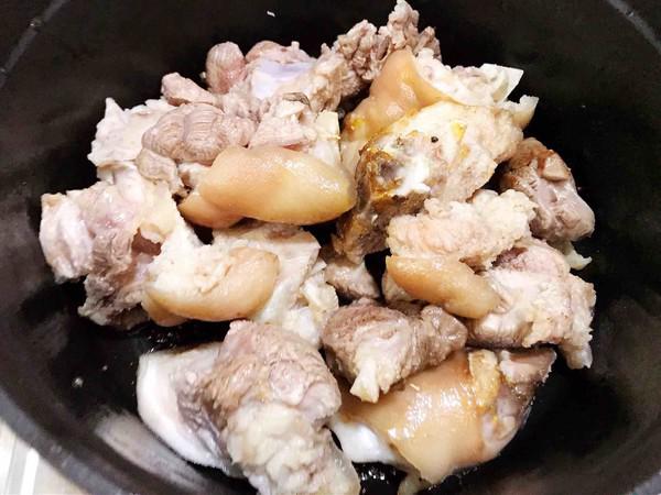 黃豆悶豬蹄的做法-家常味燒菜譜