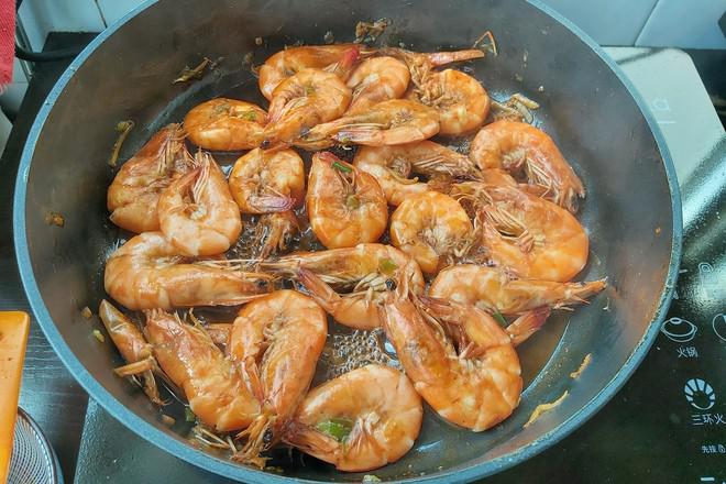 紅燒大蝦的做法-咸鮮味炒菜譜