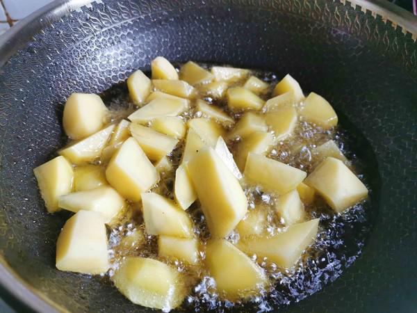 鍋巴土豆的做法-香辣味拌菜譜-易網健康養生網 鍋巴土豆的做法-香辣味拌菜譜