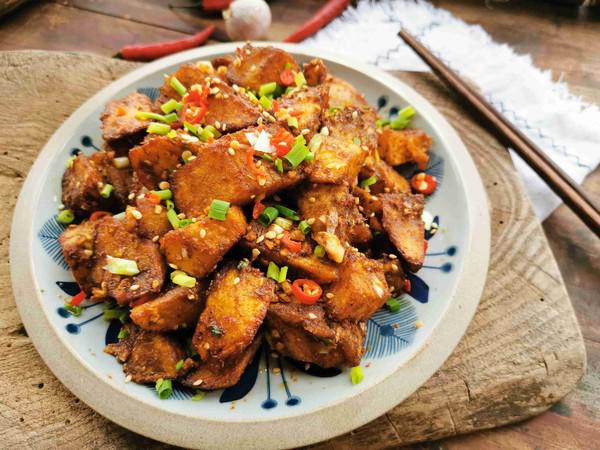 鍋巴土豆的做法-香辣味拌菜譜-易網健康養生網 鍋巴土豆的做法-香辣味拌菜譜