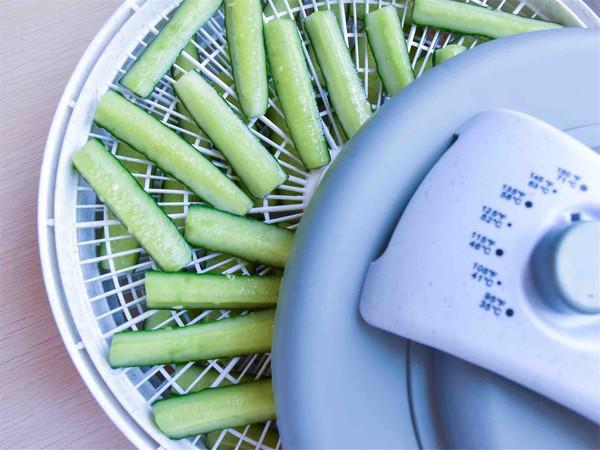 腌制黃瓜絲的做法-家常味腌菜譜-易網健康養生網 腌制黃瓜絲的做法-家常味腌菜譜