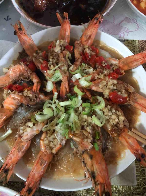 蒜蓉粉絲開背蝦的做法-咸鮮味蒸菜譜