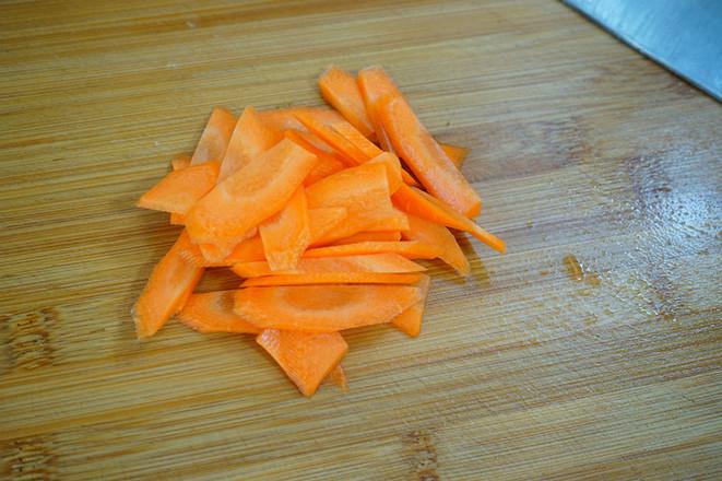 芹菜木耳炒雞蛋的做法-家常味炒菜譜