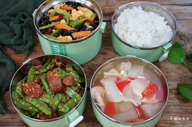 芹菜木耳炒雞蛋的做法-家常味炒菜譜