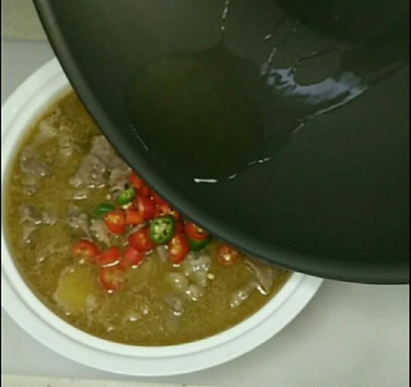 酸湯肥牛的做法-酸辣味煮菜譜