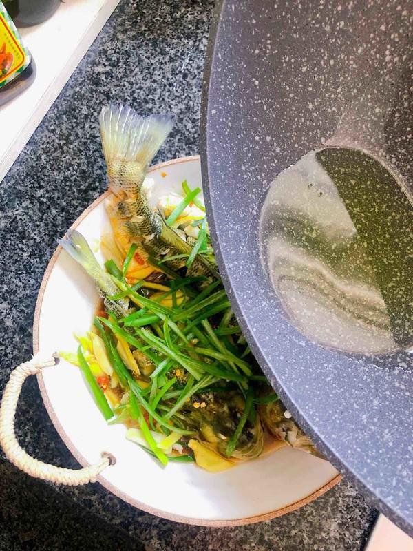 豉油蒸鱸魚的做法-醬香味蒸菜譜