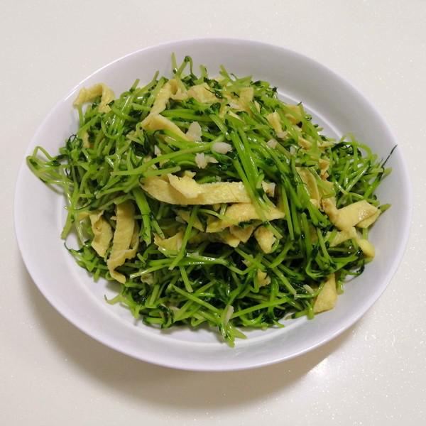 翡翠豆苗炒雞蛋的做法-家常味炒菜譜