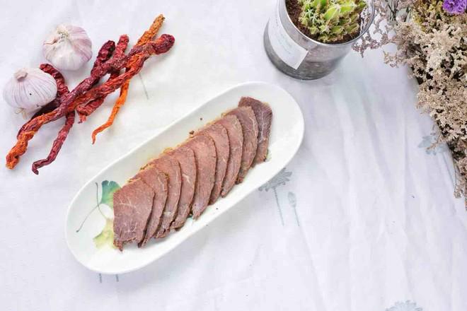 家庭秘?方：香辣鹵牛肉，口口生香，越嚼越香的做法-五香味燉菜譜