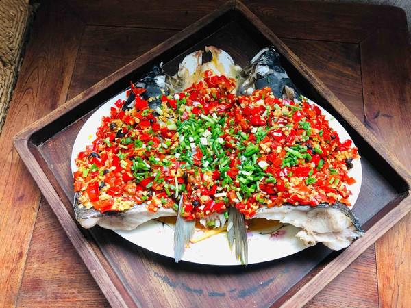 拿的出手的宴客菜,剁椒魚頭,超下飯零失敗的做法-咸鮮味蒸菜譜-易網(wǎng)健康養(yǎng)生網(wǎng) 拿的出手的宴客菜,剁椒魚頭,超下飯零失敗的做法-咸鮮味蒸菜譜