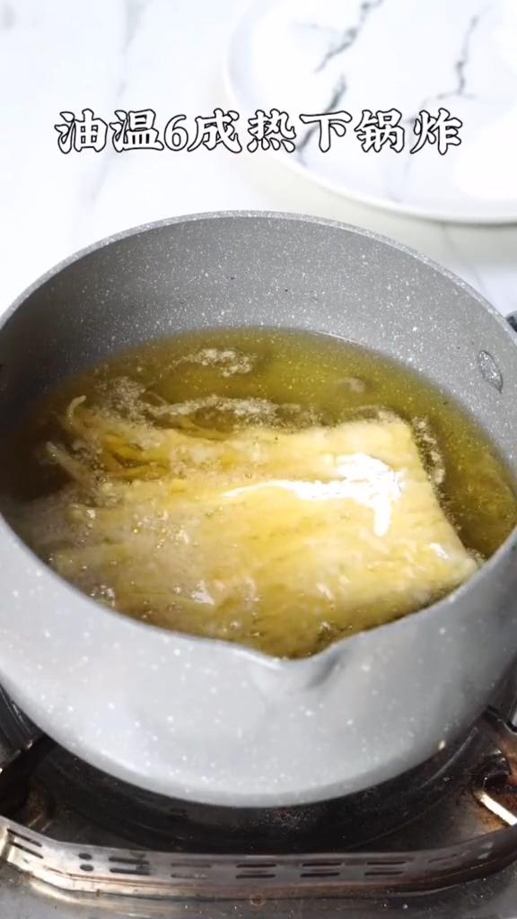 香酥金針菇的做法-咸鮮味炸菜譜-易網健康養生網 香酥金針菇的做法-咸鮮味炸菜譜