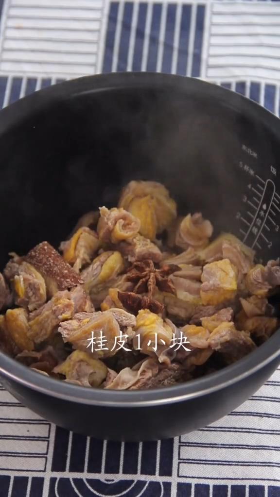土豆燉牛腩的做法-家常味燉菜譜