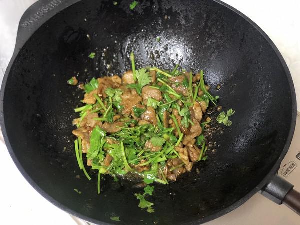 香菜嫩牛肉的做法-咸鮮味燒菜譜