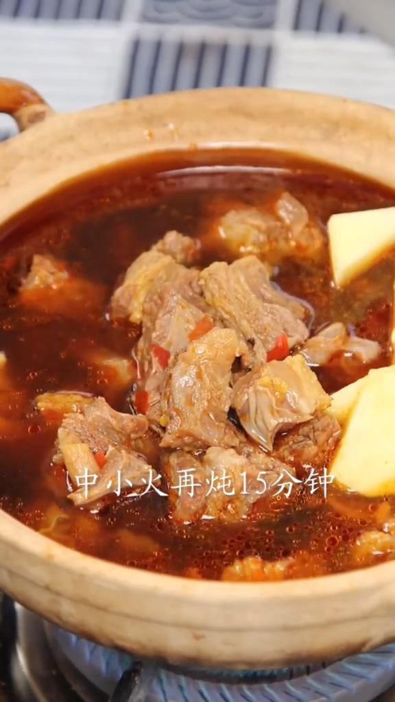 土豆燉牛腩的做法-家常味燉菜譜