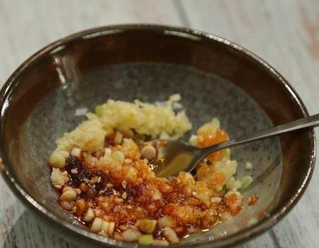 涼拌白菜的做法-家常味拌菜譜