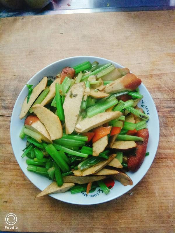 爆炒豆腐干的做法-家常味爆菜譜-易網健康養生網 爆炒豆腐干的做法-家常味爆菜譜