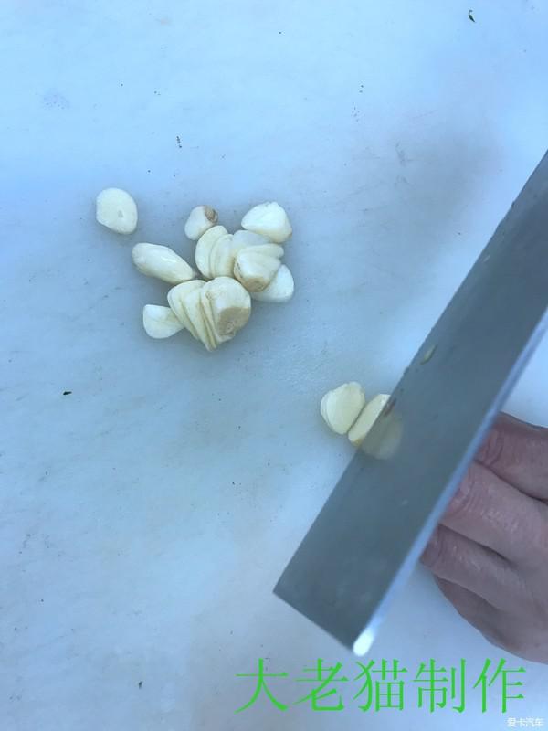 火爆牛心菜的做法-香辣味爆菜譜