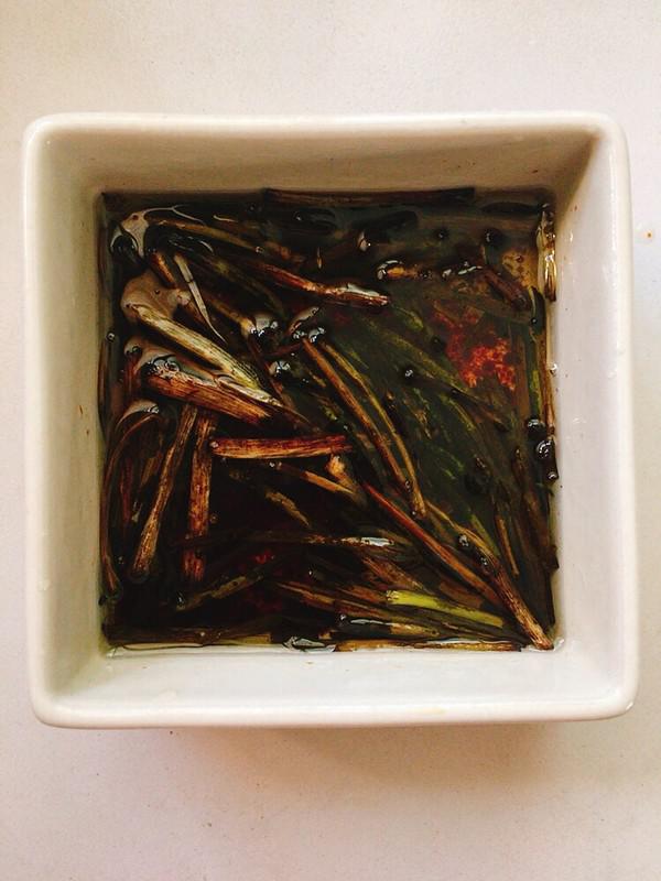 蔥油雞腿的做法-蔥香味煮菜譜-易網健康養生網 蔥油雞腿的做法-蔥香味煮菜譜