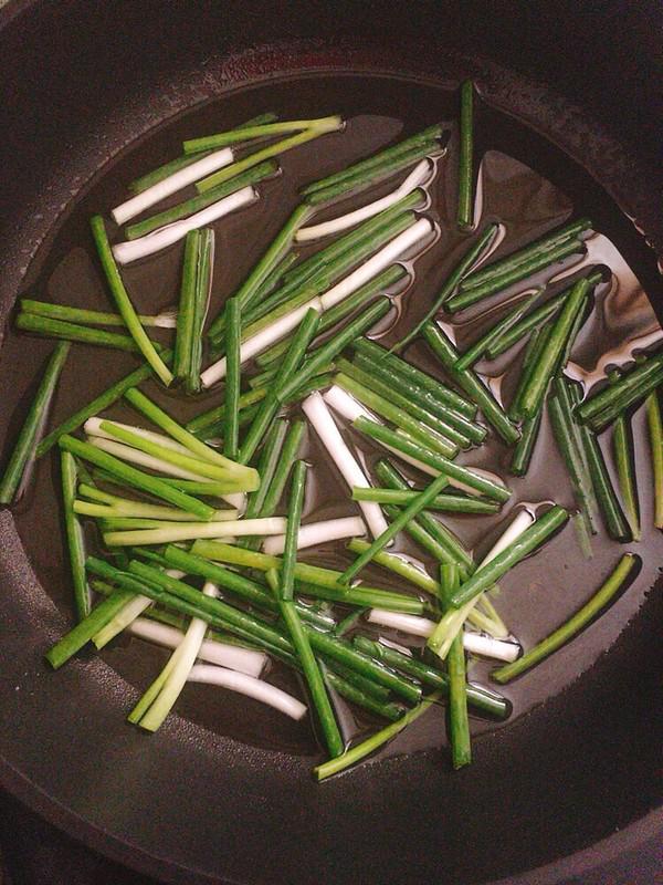 蔥油雞腿的做法-蔥香味煮菜譜-易網健康養生網 蔥油雞腿的做法-蔥香味煮菜譜