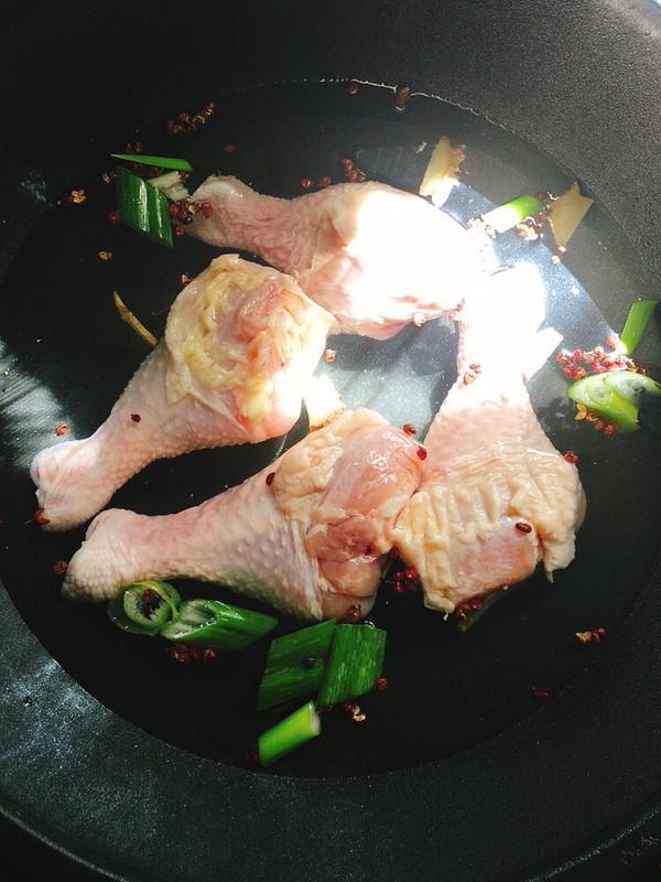 蔥油雞腿的做法-蔥香味煮菜譜-易網健康養生網 蔥油雞腿的做法-蔥香味煮菜譜