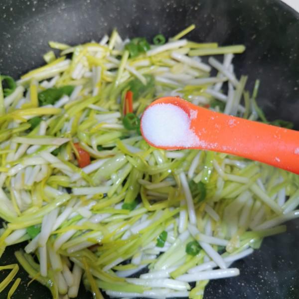 素炒韭黃的做法-家常味炒菜譜-易網健康養生網 素炒韭黃的做法-家常味炒菜譜