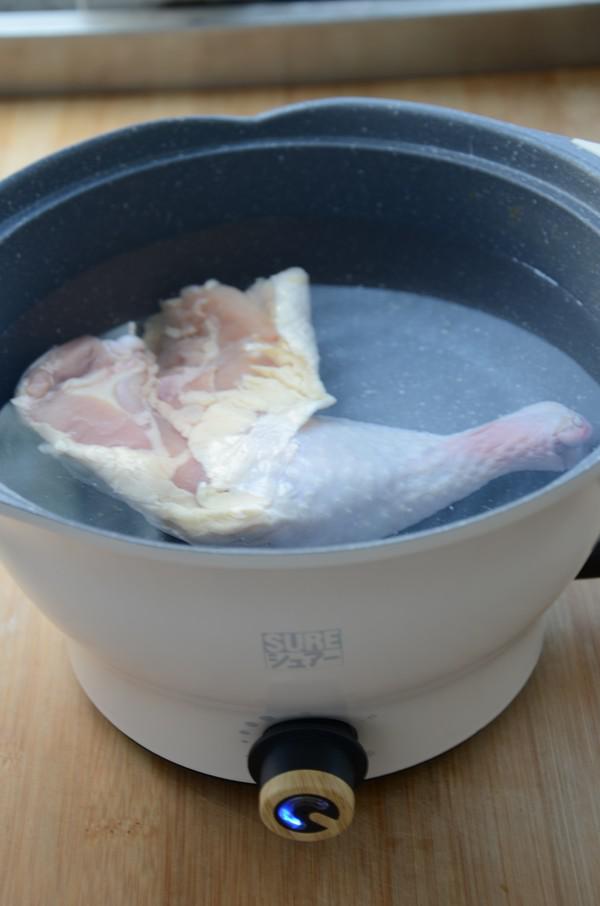 菌菇燉雞湯的做法-家常味燉菜譜-易網(wǎng)健康養(yǎng)生網(wǎng) 菌菇燉雞湯的做法-家常味燉菜譜