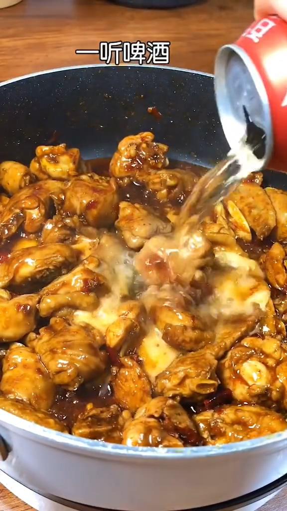 雞公煲的做法-咸鮮味燉菜譜